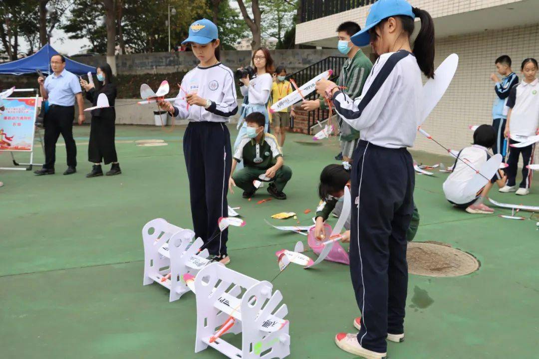 航模赛上展风采点燃东莞少年“航天”梦(图11)