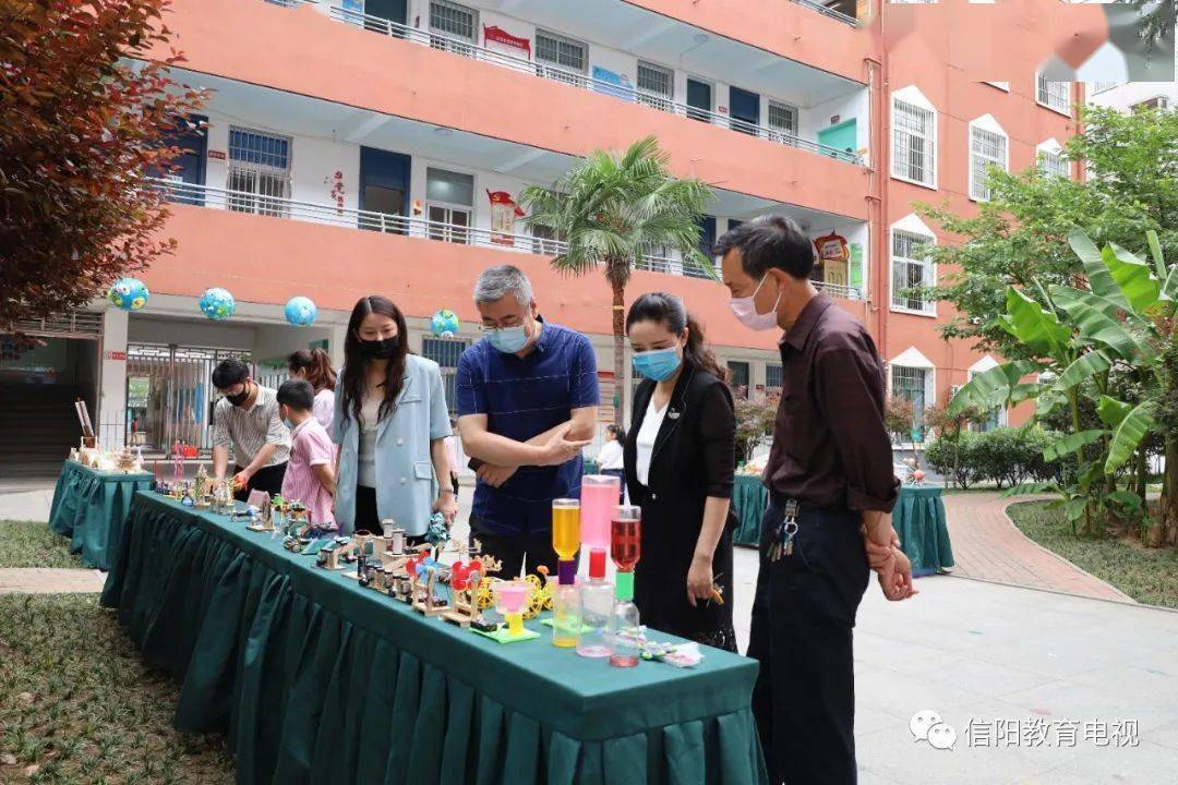 空气炮弹、水火箭…… 信阳市第九小学科技艺术节尽是奇思妙想(图3)