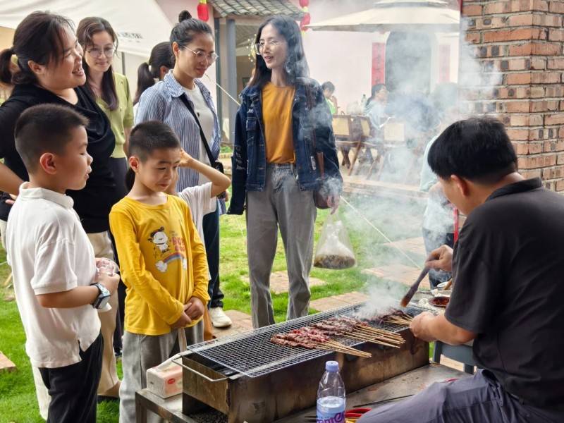 贵港山边村春游记：户外烧烤、围炉煮茶、亲子泥陶乐翻天(图2)