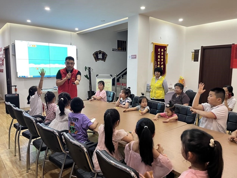 播撒科普春雨 致力童心筑梦——曲阜市科协开展科普进社区活动(图2)